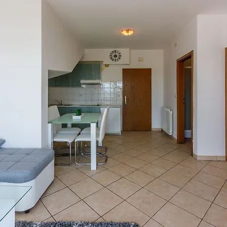 Lauschiges Nur 250 Meter Zum Mit Meerblick, Privatparkplatz, Wifi