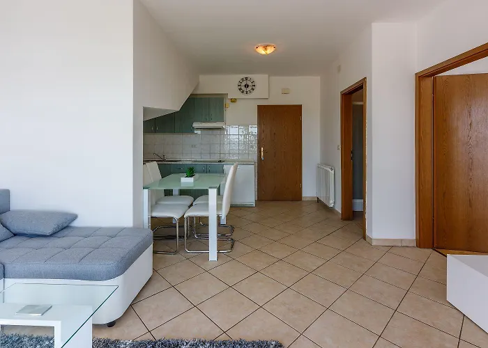 Lauschiges Nur 250 Meter Zum Mit Meerblick, Privatparkplatz, Wifi