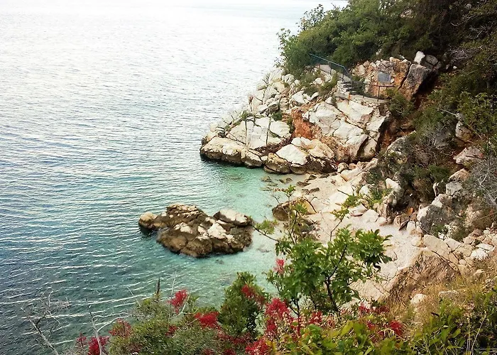 Lauschiges Nur 250 Meter Zum Mit Meerblick, Privatparkplatz, Wifi Apartamento Dramalj